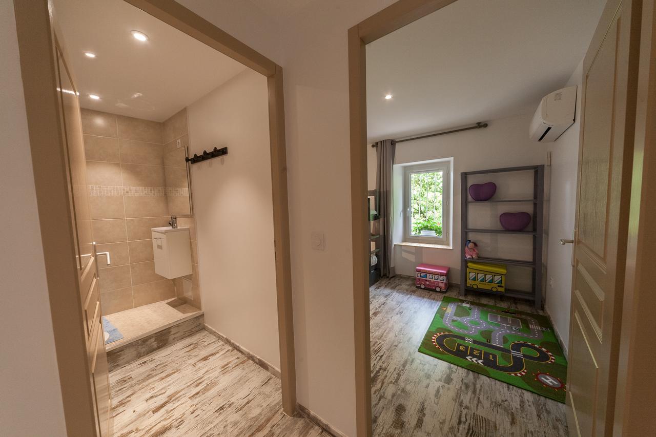 Civrac-en-Médoc Chambres D'Hotes Chateau Pierre De Montignac المظهر الخارجي الصورة