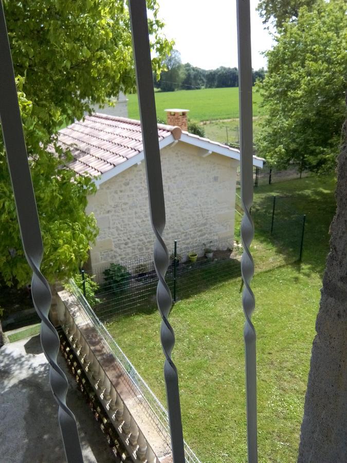 Civrac-en-Médoc Chambres D'Hotes Chateau Pierre De Montignac المظهر الخارجي الصورة